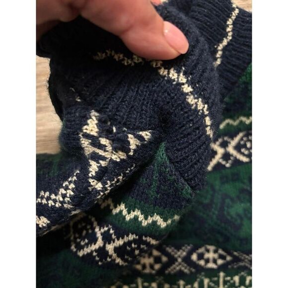 Spunky Geometric print Christmas Sweater size small - Picture 4 of 6